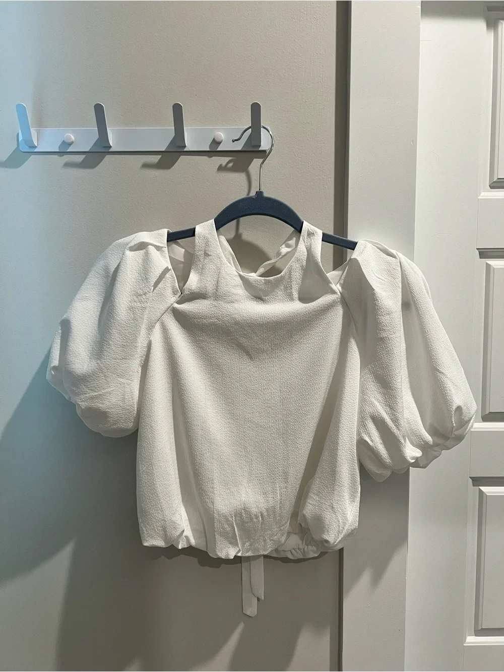 NWOT Women's White Cropped Puff-Sleeve Top